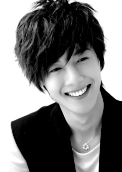 Foto Kim Hyun Joong yang Keren dan Ganteng 23