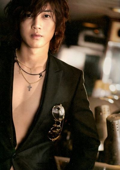 Foto Kim Hyun Joong yang Keren dan Ganteng 28