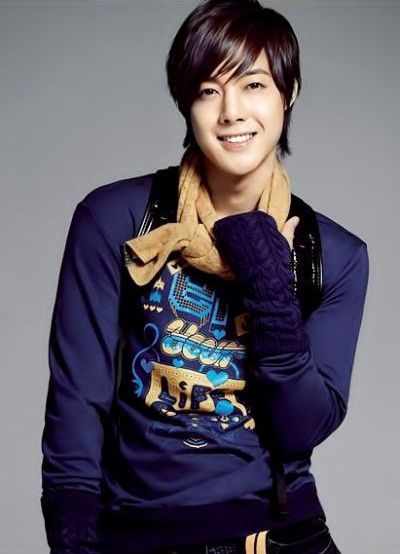 Foto Kim Hyun Joong yang Keren dan Ganteng 40