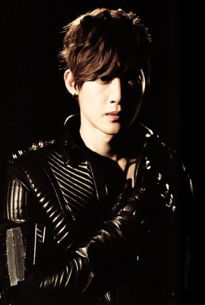 Foto Kim Hyun Joong yang Keren dan Ganteng 50
