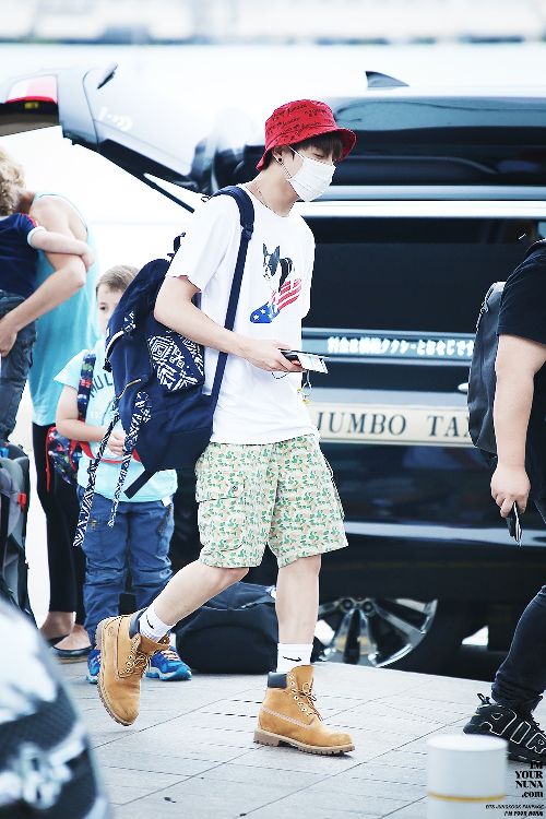 Foto Jungkook Bermasker2