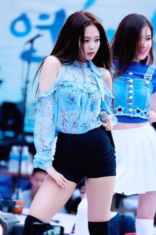 Foto Jennie Kim Terbaru dan Tercantik 26