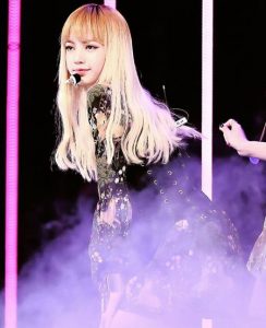 Koleksi Foto Cantik Lisa BLACKPINK 13