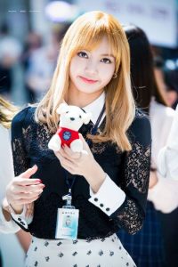 Koleksi Foto Cantik Lisa BLACKPINK 21