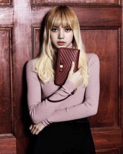 Koleksi Foto Cantik Lisa BLACKPINK 28
