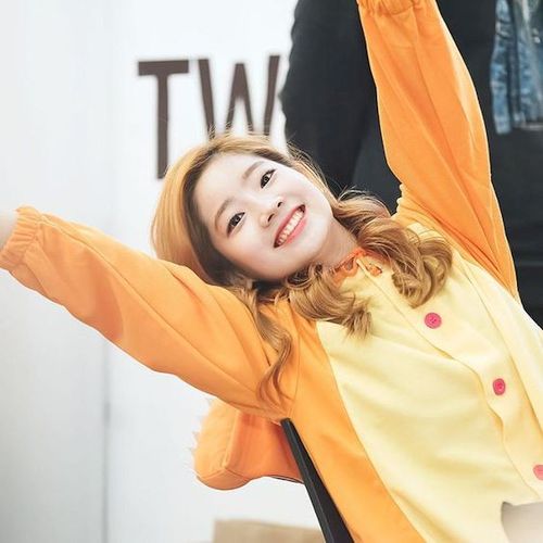 Foto Cantik Dahyun TWICE Terbaru 17