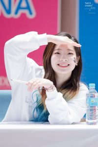 Foto Cantik Dahyun TWICE Terbaru 33