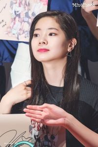 Foto Cantik Dahyun TWICE Terbaru 4