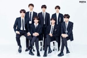 BTS Berpose di Depan Kamera