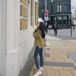 Gaya Jiwoo Kakak J-Hope Chic
