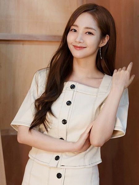 Foto Terbaru Park Min-young