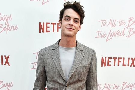 Pemain Israel Broussard
